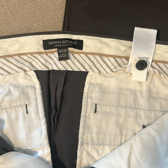 Banana Republic slim rapid movement chino pants. 36X30. - Picture 9 of 14